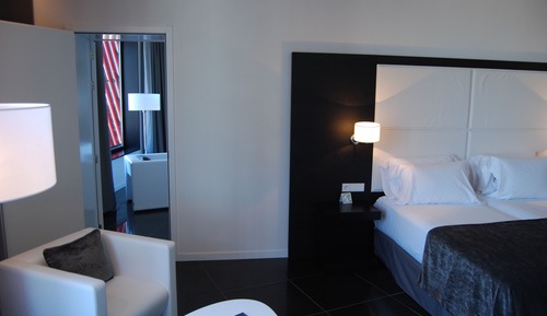 Familienzimmer, Verbindungszimmer