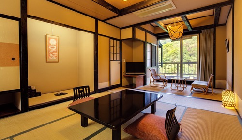 Japanese Style Room with an open air bath  :15 Minutes from ITM by Taxi, Tatoo may not be allowed.