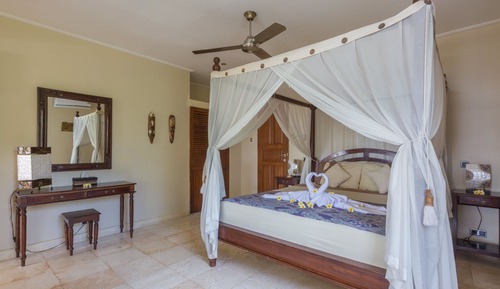 Exclusive-Villa (Masterbedroom)