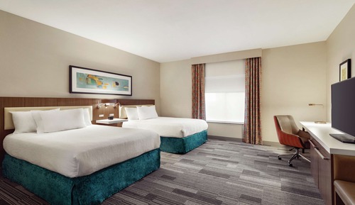 Zimmer, 2 Queen-Betten (Drinks & Snacks)