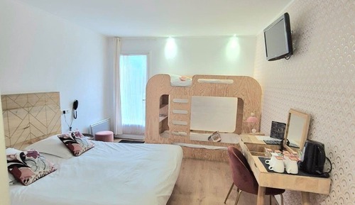 Familien-Vierbettzimmer, mit Bad (baignoire Acces jardin)