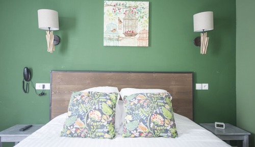 Doppelzimmer, mit Bad (Acces jardin)