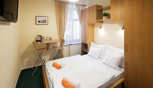 Standard-Doppel- oder -Zweibettzimmer
