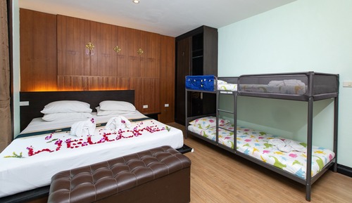 Familien-Vierbettzimmer