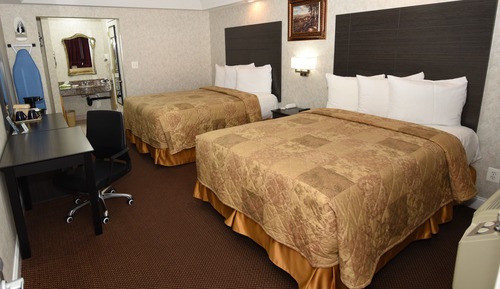 Deluxe-Zimmer, 2 Queen-Betten, Nichtraucher, Kühlschrank und Mikrowelle