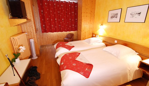 Standard-Doppel- oder -Zweibettzimmer