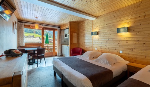 Comfort-Dreibettzimmer, Kochnische, Bergblick