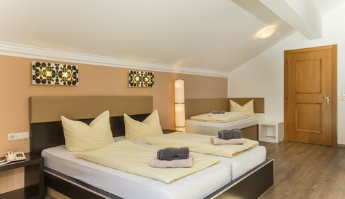 Dreibettzimmer