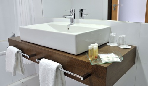 Standard-Doppel- oder -Zweibettzimmer