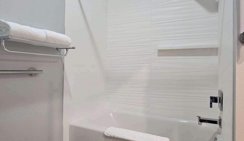 Zimmer, 1 Queen-Bett, barrierefrei, Nichtraucher (Accessible Tub)