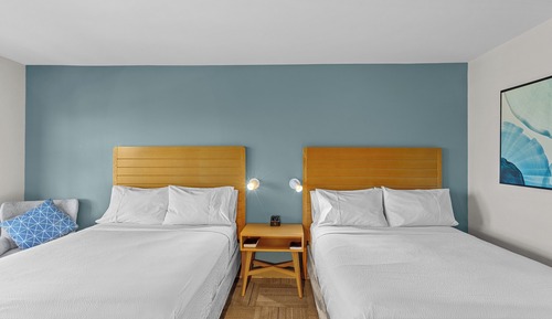 Zimmer, 2 Queen-Betten, Nichtraucher, Blick auf den Jachthafen (Balcony)