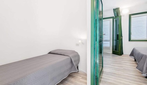 Dreibettzimmer, Meerblick