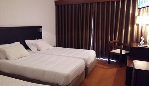 Doppel- oder Zweibettzimmer, Flussblick