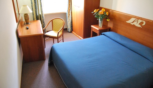 Standard-Doppel- oder -Zweibettzimmer, eigenes Bad