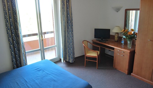 Classic-Dreibettzimmer, 1 Schlafzimmer, eingeschränkter Seeblick