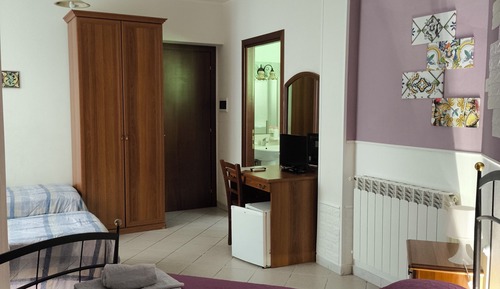 Standard-Vierbettzimmer, 1 Schlafzimmer, mit Bad