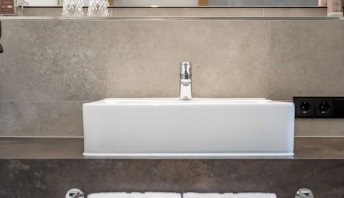 Superior-Einzelzimmer, Balkon, zum Garten hin