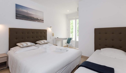 Dreibettzimmer, Blick auf den Innenhof