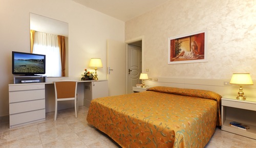 Standard-Doppelzimmer, Hügelblick