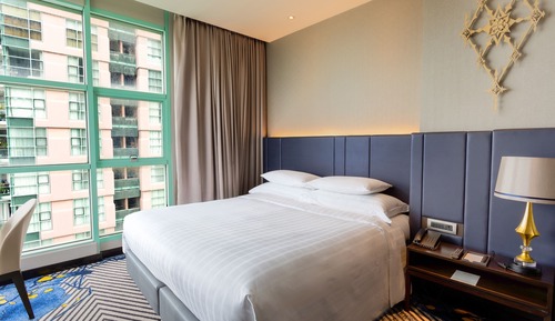 One Bedroom Club Suite King City View