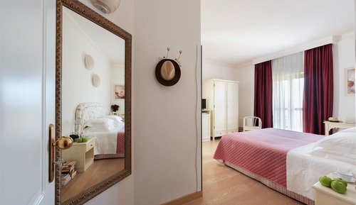 Superior-Doppel- oder -Zweibettzimmer