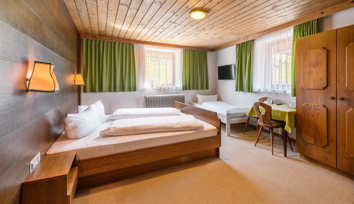 Doppelzimmer, 1 Doppelbett und Schlafsofa