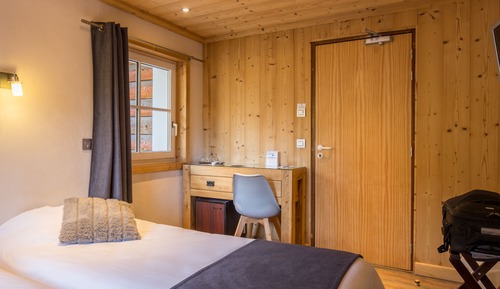 Classic-Doppel- oder -Zweibettzimmer