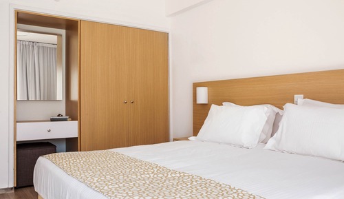 Standard-Doppel- oder -Zweibettzimmer, Poolblick