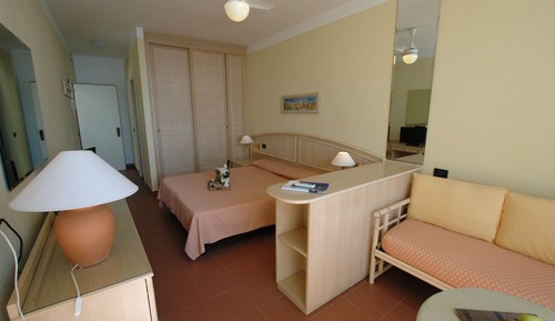 Superior-Doppel- oder -Zweibettzimmer