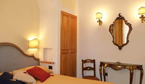 Standard-Doppelzimmer, mit Bad, Blick auf den Innenhof