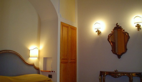 Basic-Doppelzimmer, mit Bad, Blick auf den Innenhof