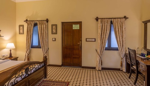 Villa, 1 Doppelbett, Flussblick