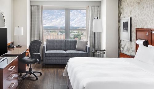 Zimmer, 1 King-Bett und Schlafsofa