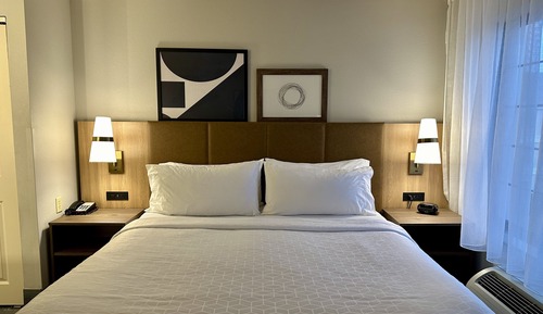 Zimmer, 1 Queen-Bett, barrierefrei, Küche (Communications, Mobility, Access Tub)