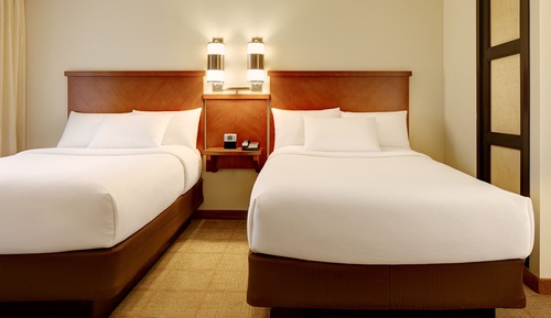 Zimmer, 2 Queen-Betten