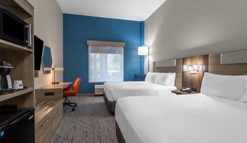 Standardzimmer, Mehrere Betten, barrierefrei (Mobility, Roll-In Shower)