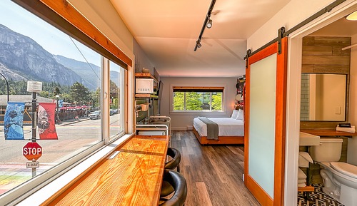 Design-Zimmer, 1 King-Bett, Kochnische, Bergblick