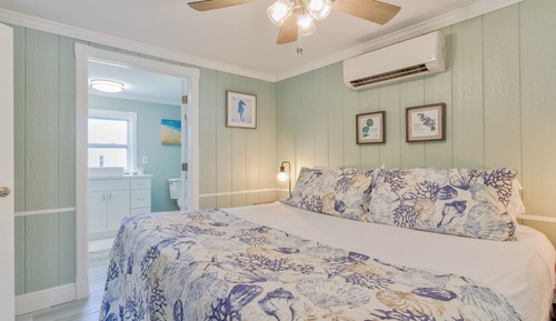 One Bedroom Waterfront Cottage #1821