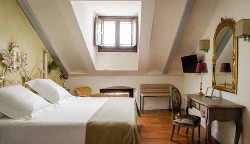 Standard-Doppel- oder -Zweibettzimmer