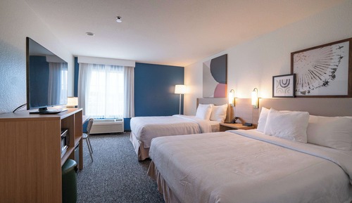 Zimmer, 1 King-Bett und Schlafsofa, barrierefrei, Badewanne (Mobility & Hearing)