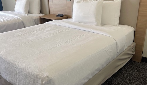 Zimmer, 2 Queen-Betten