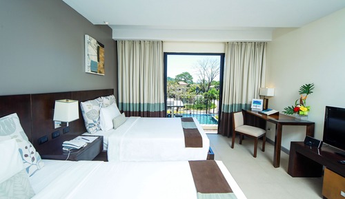 Premier-Zimmer, Poolblick (Lucia)