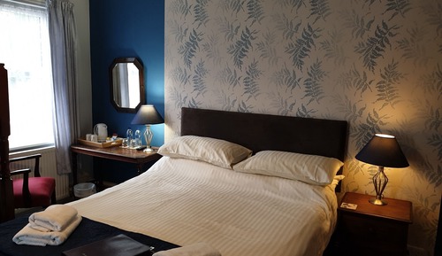 Suite, mit Bad (2 adults & 2 children)