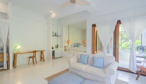 Luxury Suite with Jacuzzi