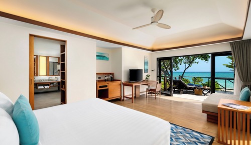 Beachfront Junior Suite