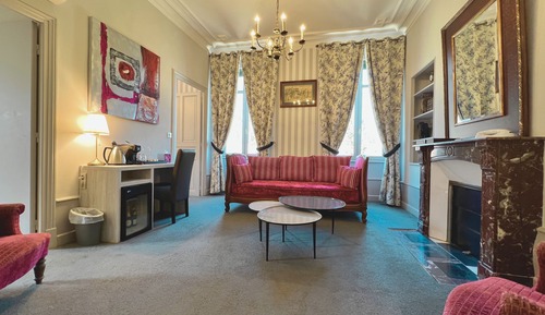 Traditional-Suite, Badewanne, Gartenblick