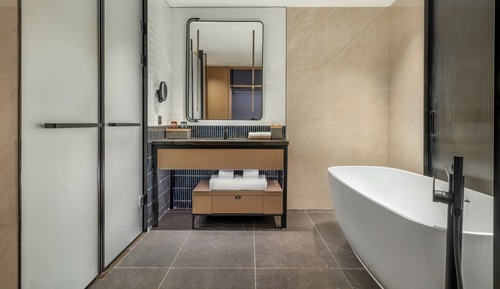 Deluxe-Suite, 1 King-Bett, Balkon