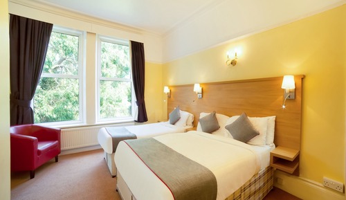 Standard-Dreibettzimmer, Mehrere Betten