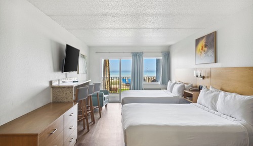 Zimmer, 2 Queen-Betten, Küche, Strandnähe (Walkout, Split Accommodations)