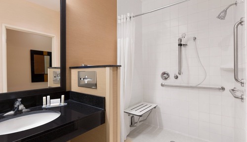 Zimmer, 1 King-Bett (Mobility/Hearing Access, Roll-In Shwr)